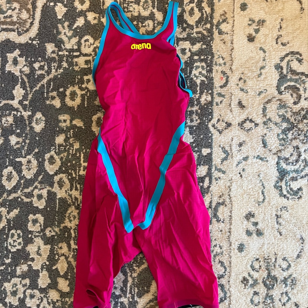 Arena powerskin tech suit with bag
